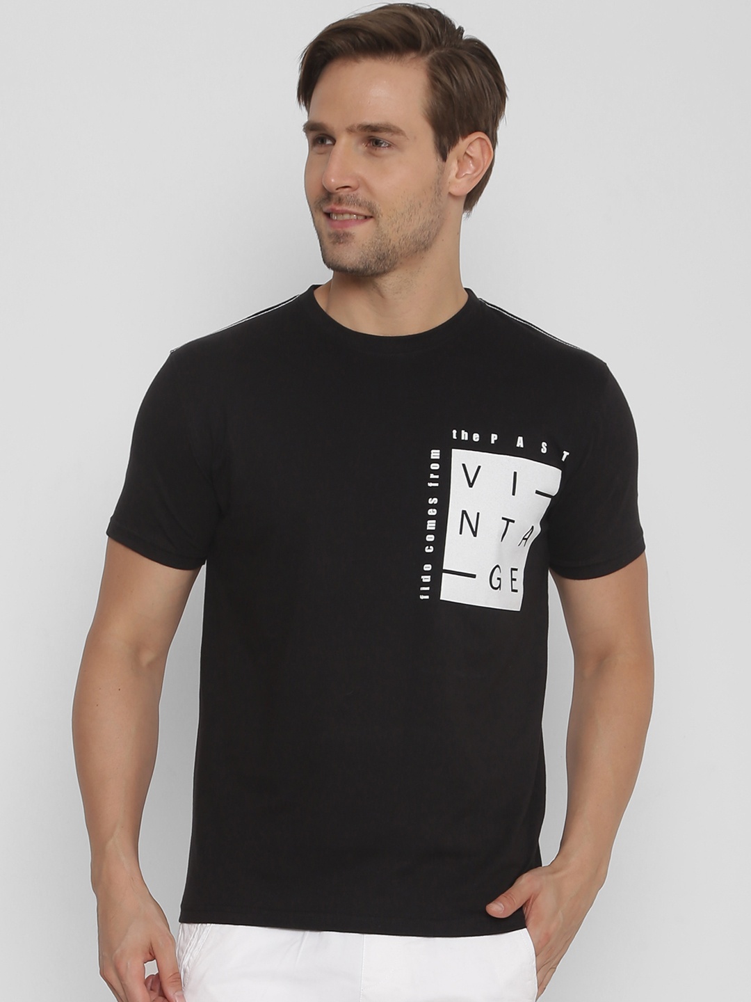 

FIDO DIDO Men Black Printed Round Neck T-shirt