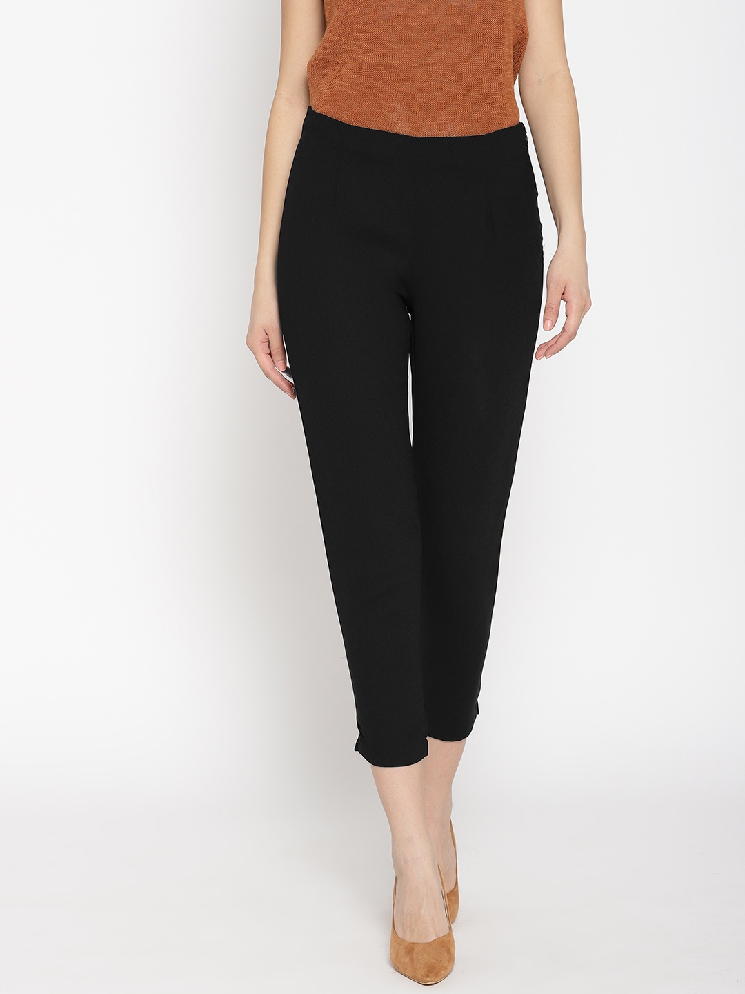 

W Women Black Solid Cropped Regular Trousers