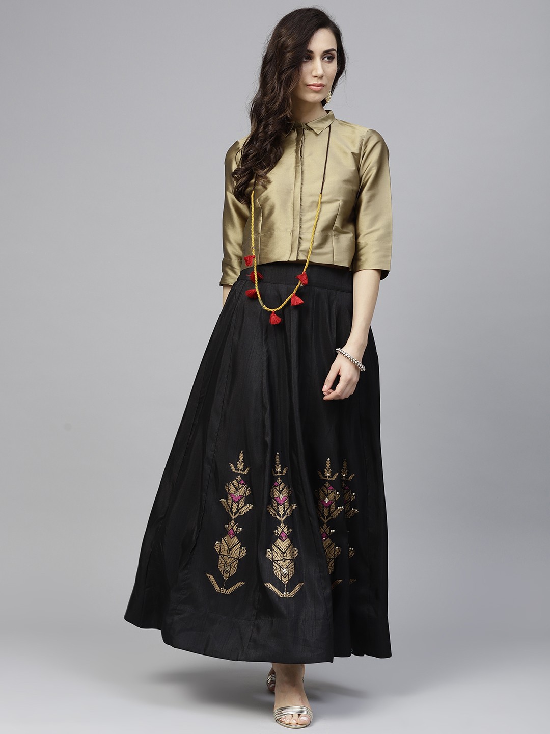 

W Women Black & Gold-Toned Solid Lehenga Choli