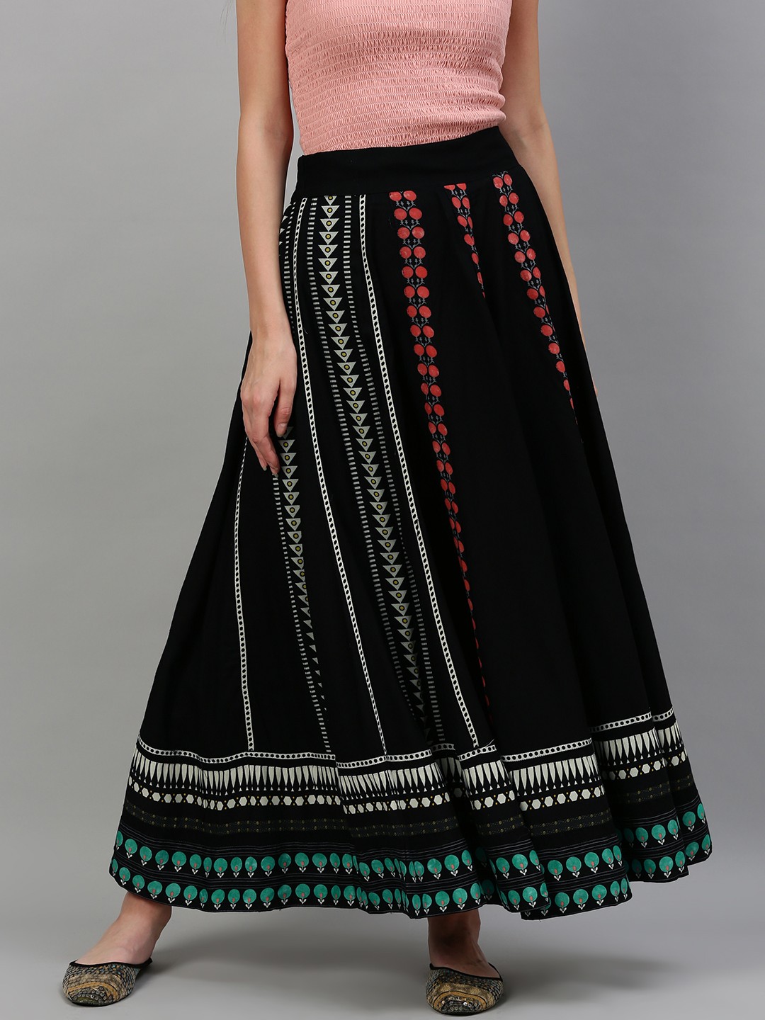 

W Womans Black and White Ethnic Printed Skirt