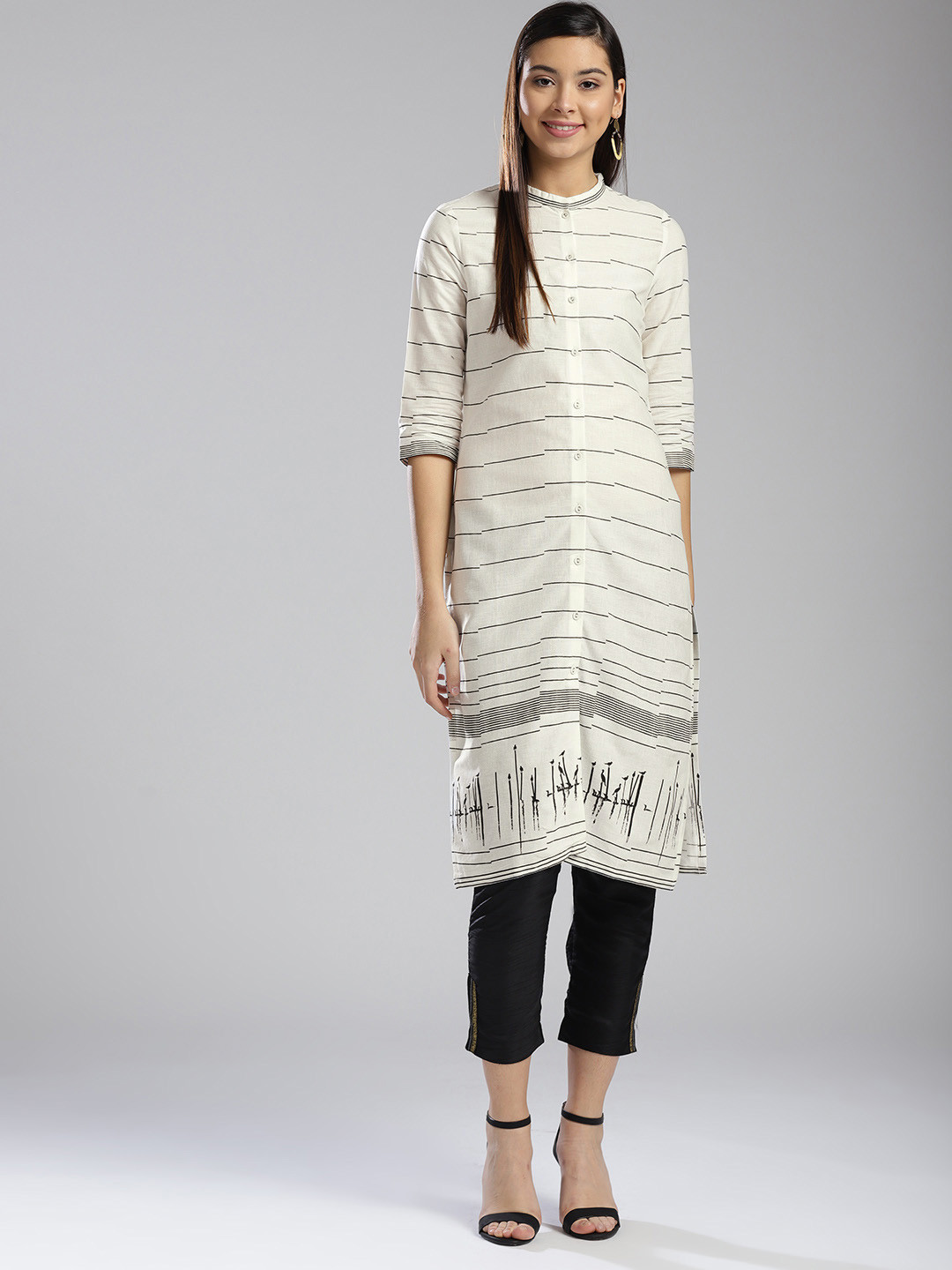 

W Women White & Black Printed Straight Kurta