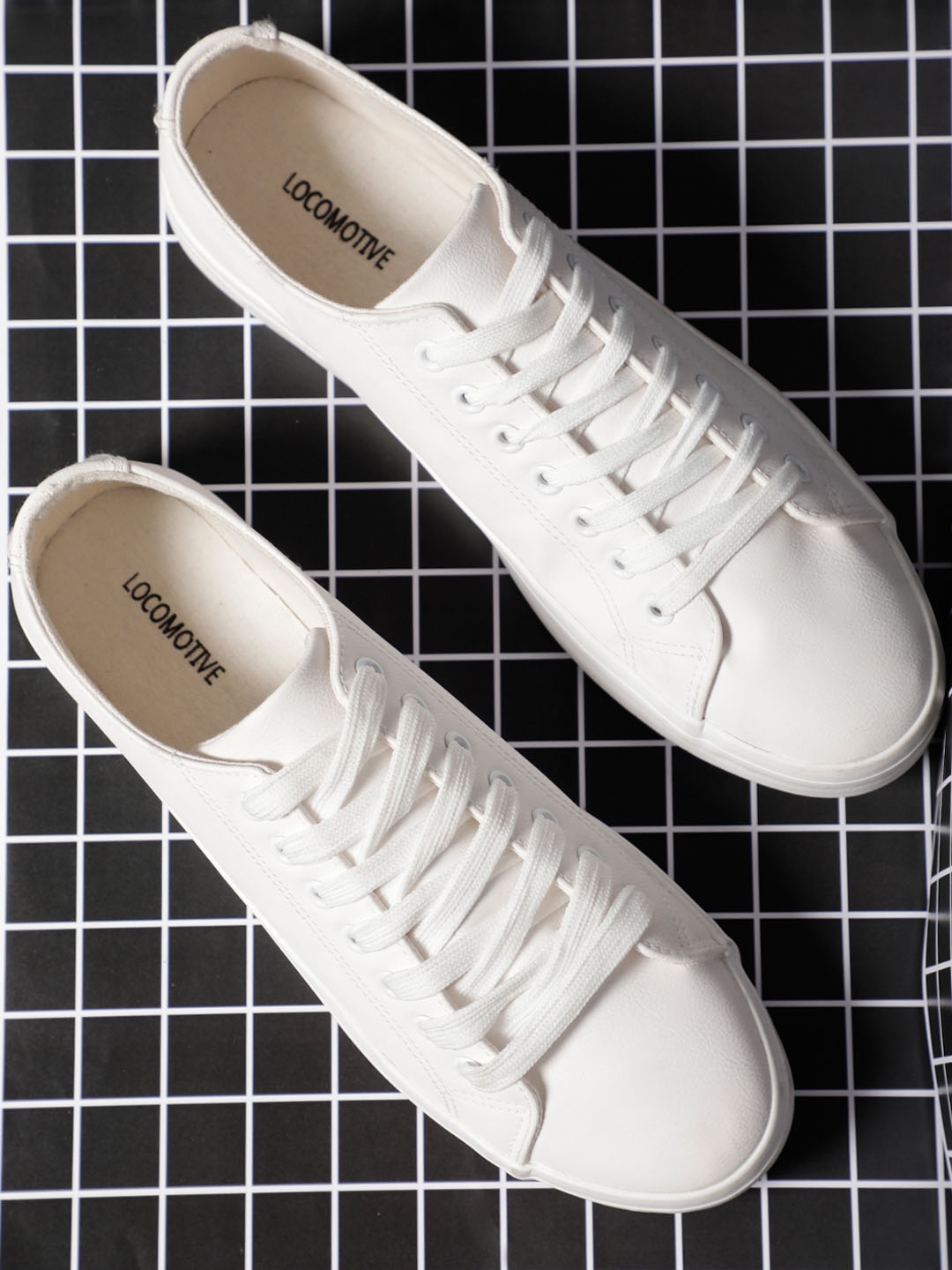 

LOCOMOTIVE Men White Sneakers