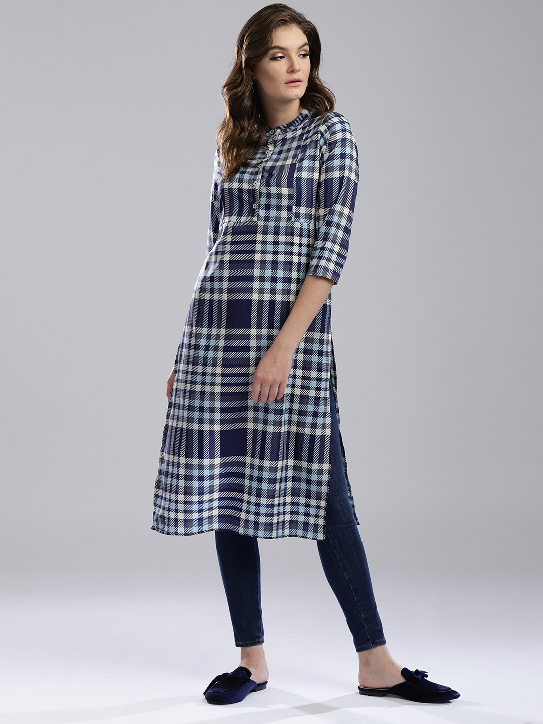 

Hubberholme Women Navy Blue Checked Straight Kurta