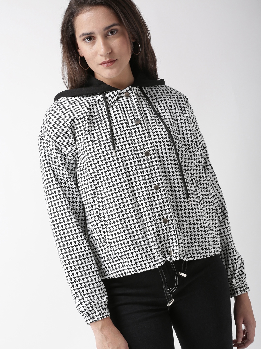 

FOREVER 21 Women Black Printed Sporty Jacket