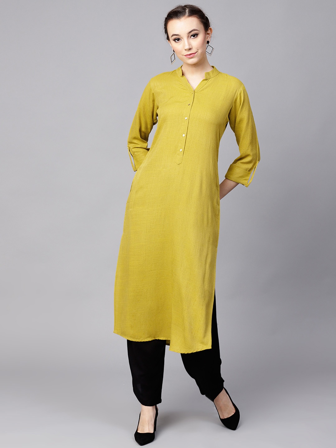 

Gerua By Libas Women Green Solid Straight Kurta