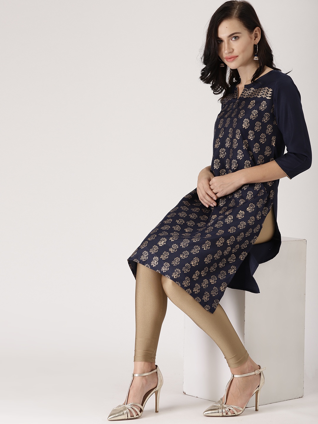 

IMARA Women Navy & Golden Printed Straight Kurta, Navy blue