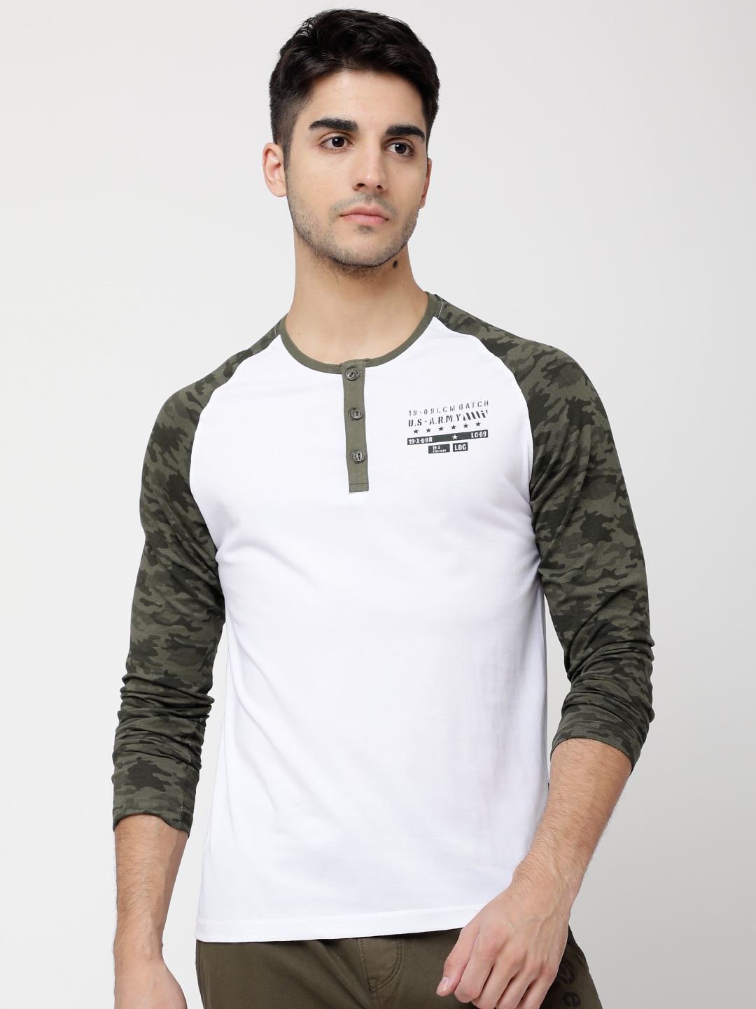 

LOCOMOTIVE Men White Printed Henley Neck T-shirt