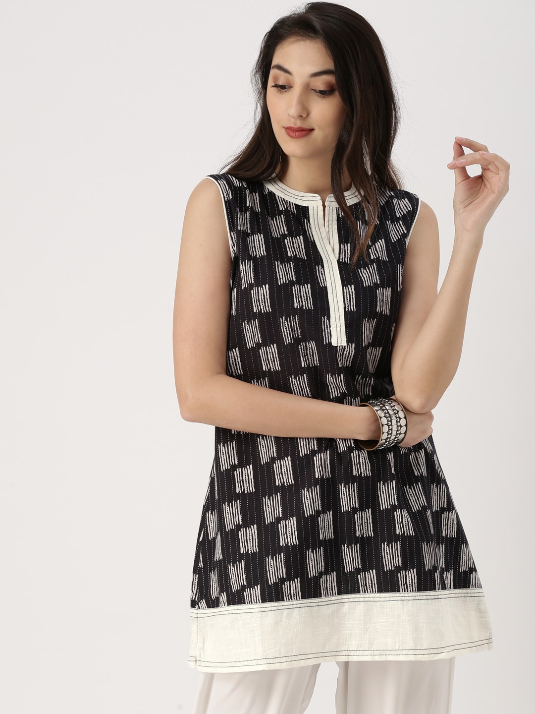 

IMARA Navy Blue & Off-White Printed Tunic