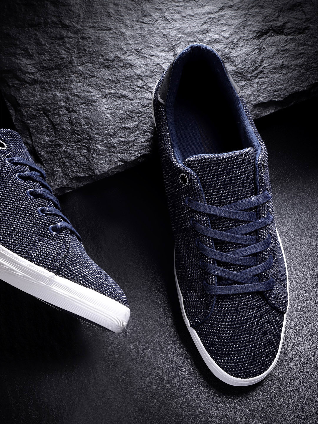 

Roadster Men Navy Blue Sneakers