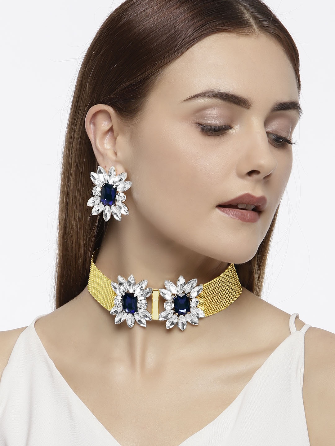 

Zaveri Pearls Women Gold-Toned & White Contemporary Jewellery Set