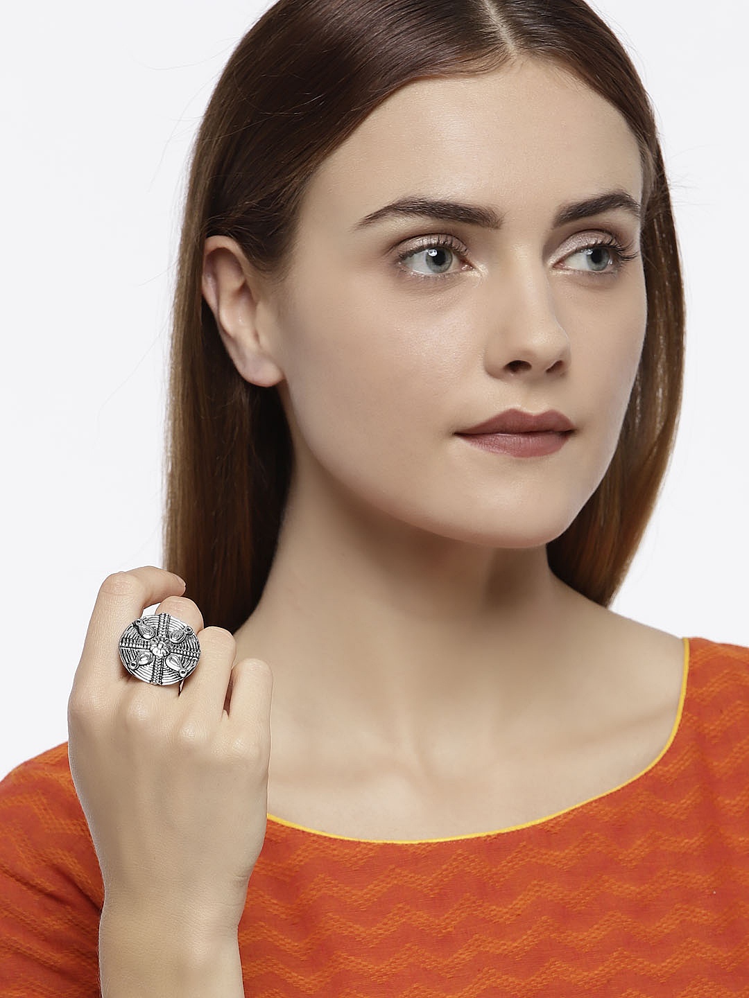 

Zaveri Pearls Women Silver-Toned Textured Ring