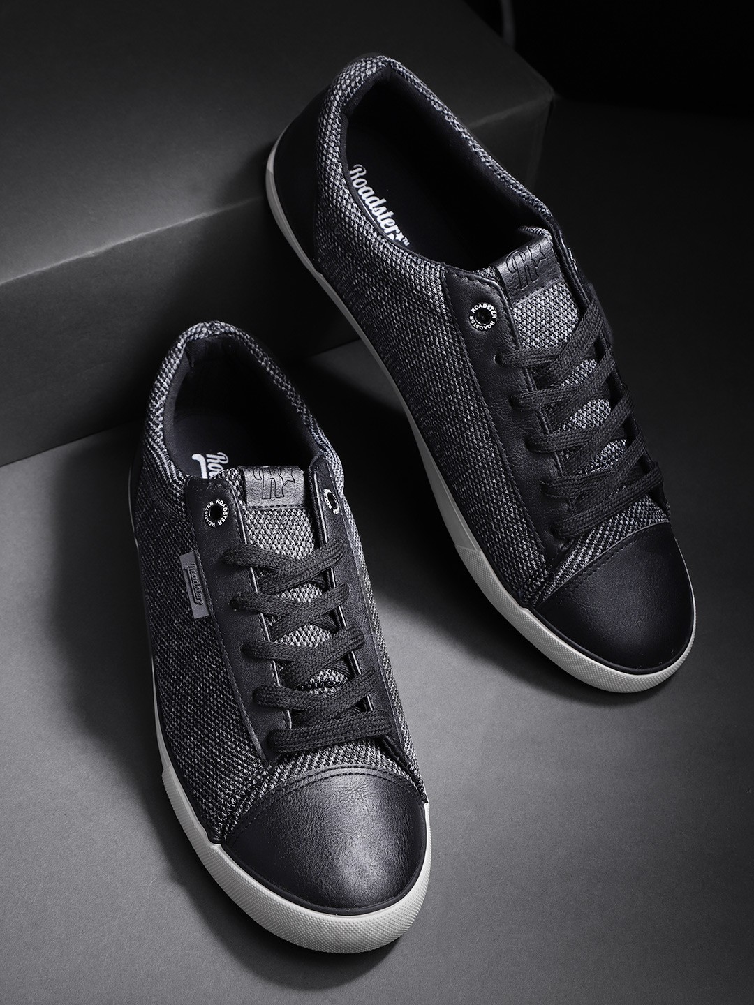 

Roadster Men Black Sneakers