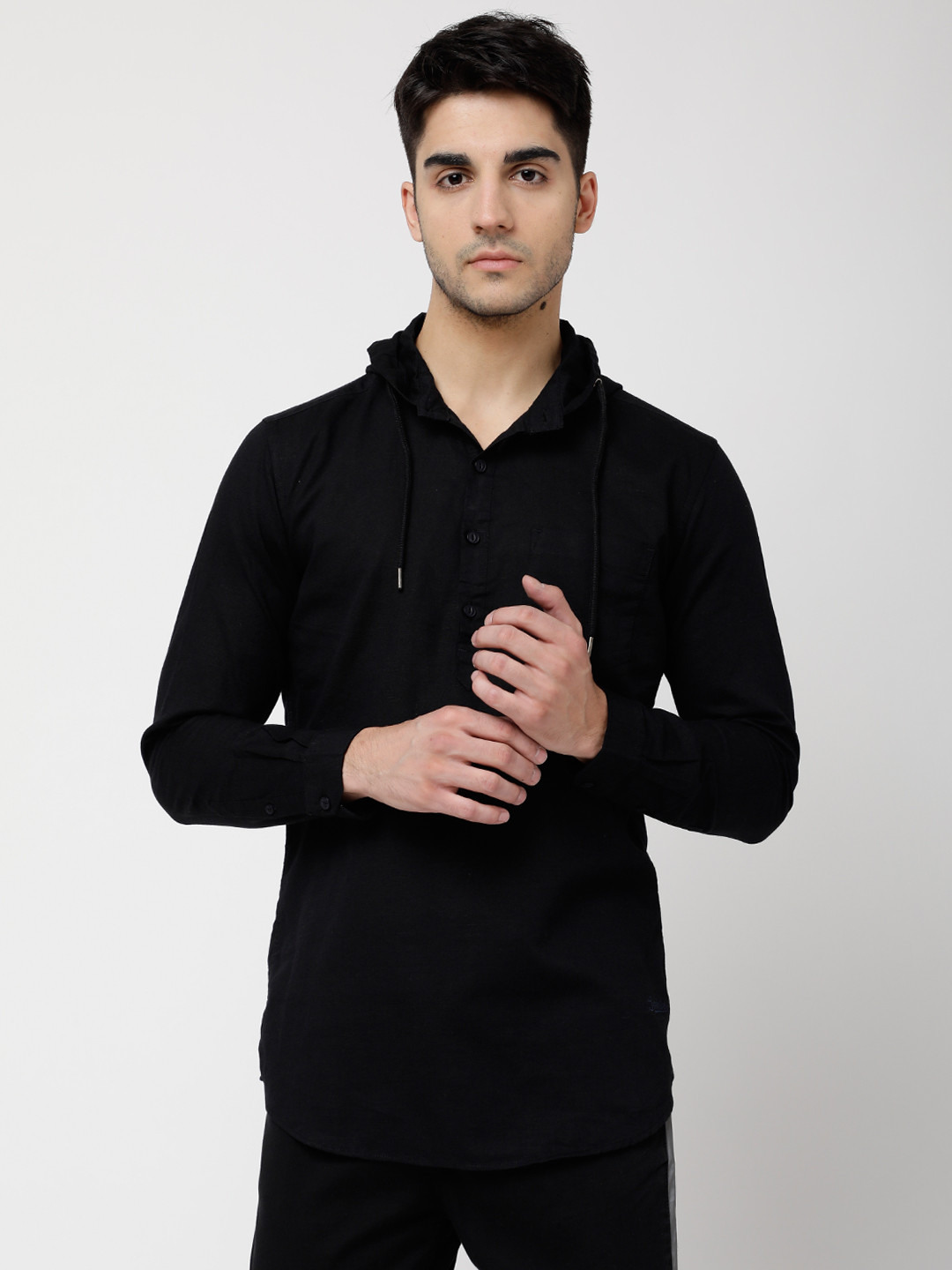 

LOCOMOTIVE Men Black Slim Fit Solid Casual Shirt