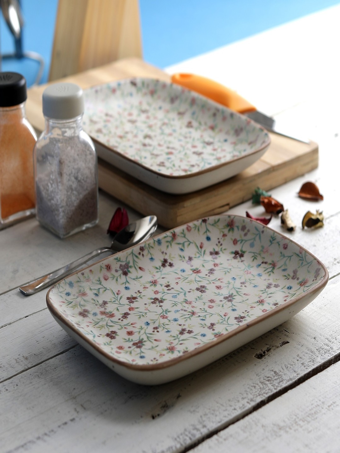 

MIAH Decor Beige Printed Ceramic Set