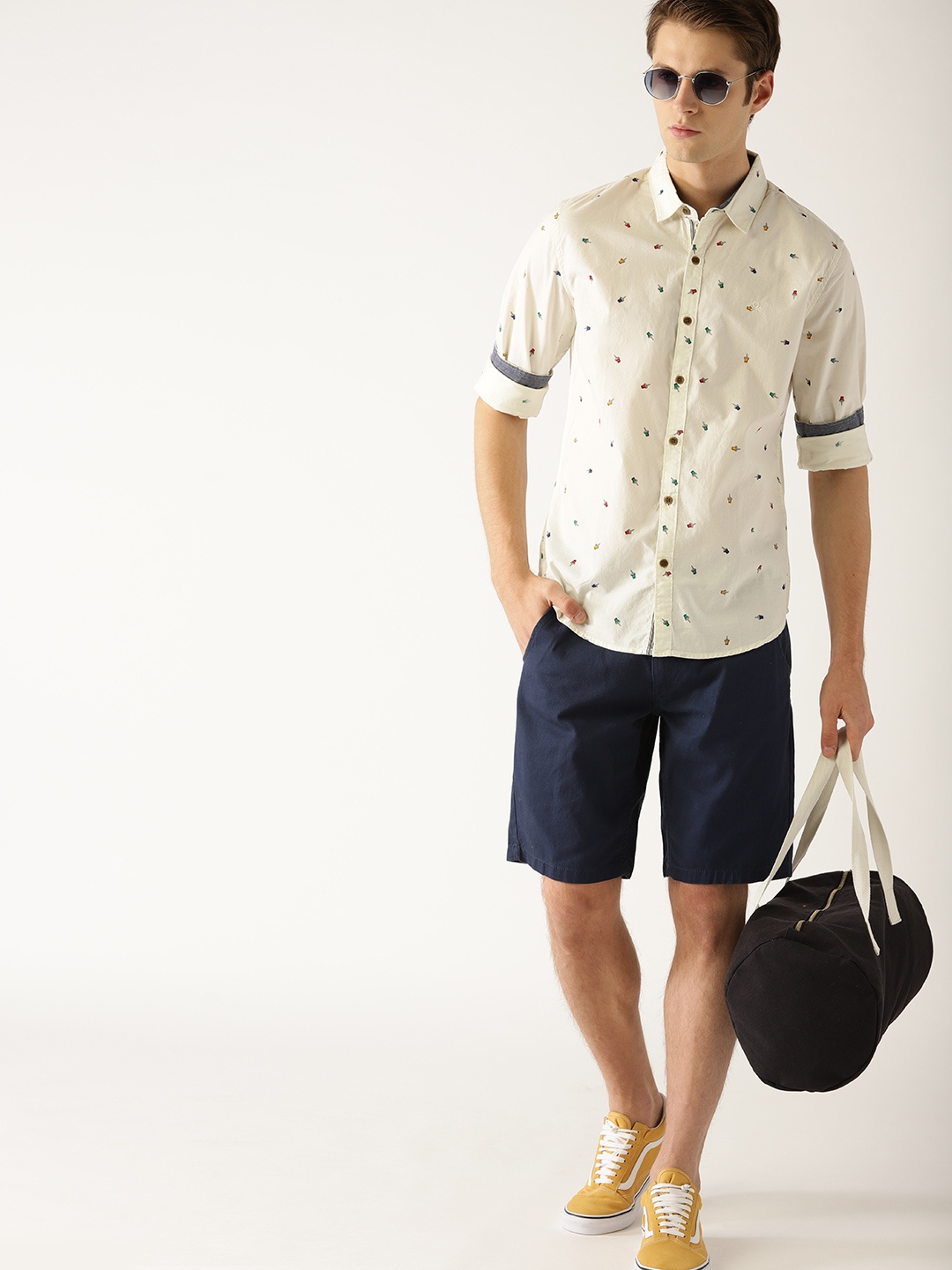

United Colors of Benetton Men Off-White Slim Fit Printed Casual Shirt