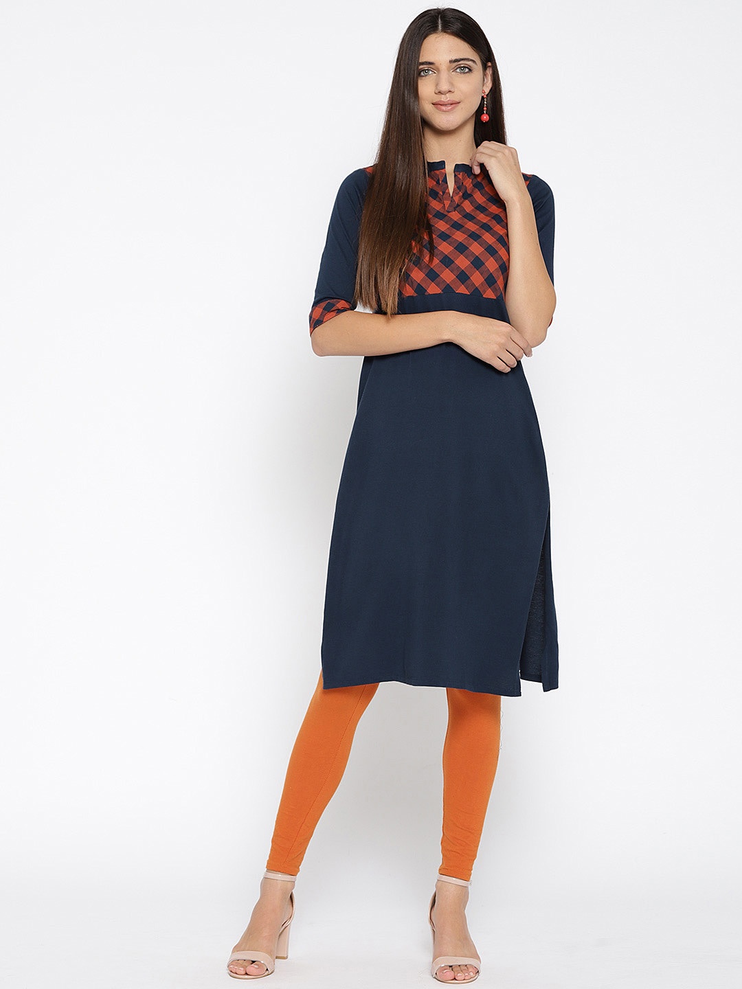 

AURELIA Women Navy & Orange Checked Straight Kurta, Navy blue