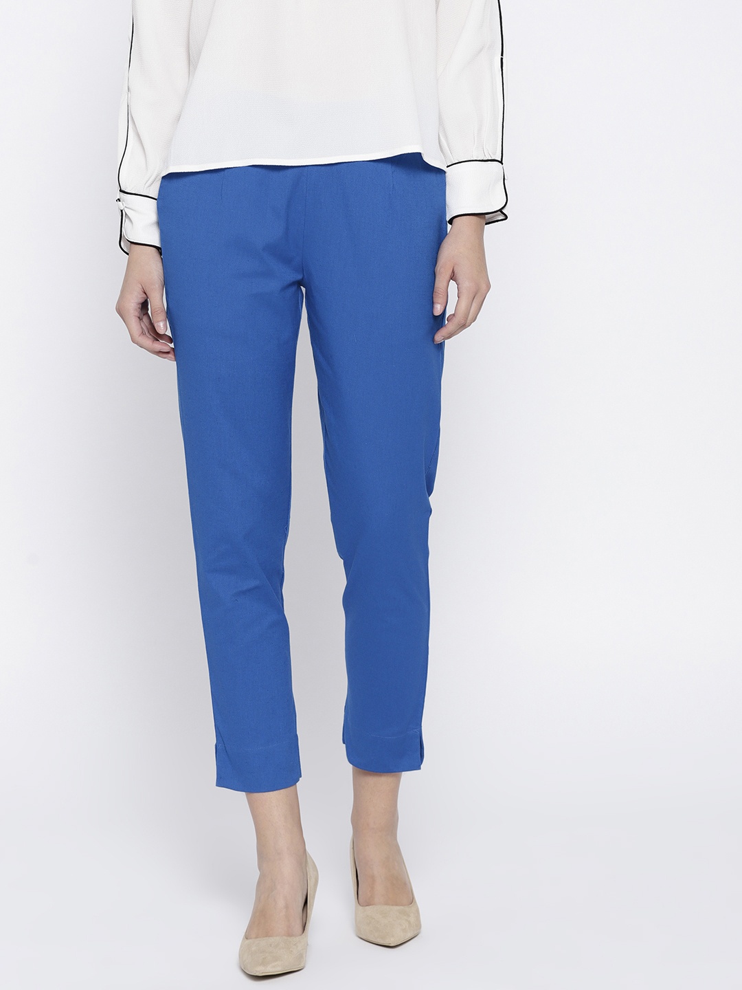 

AURELIA Women Blue Regular Fit Solid Cropped Trousers