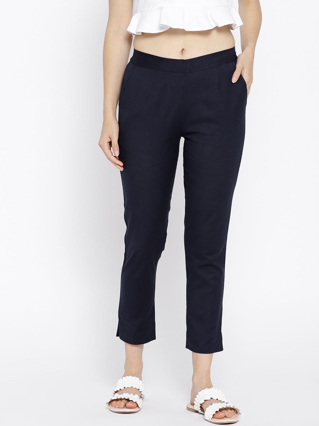 

AURELIA Women Navy Regular Fit Solid Cropped Trousers, Navy blue