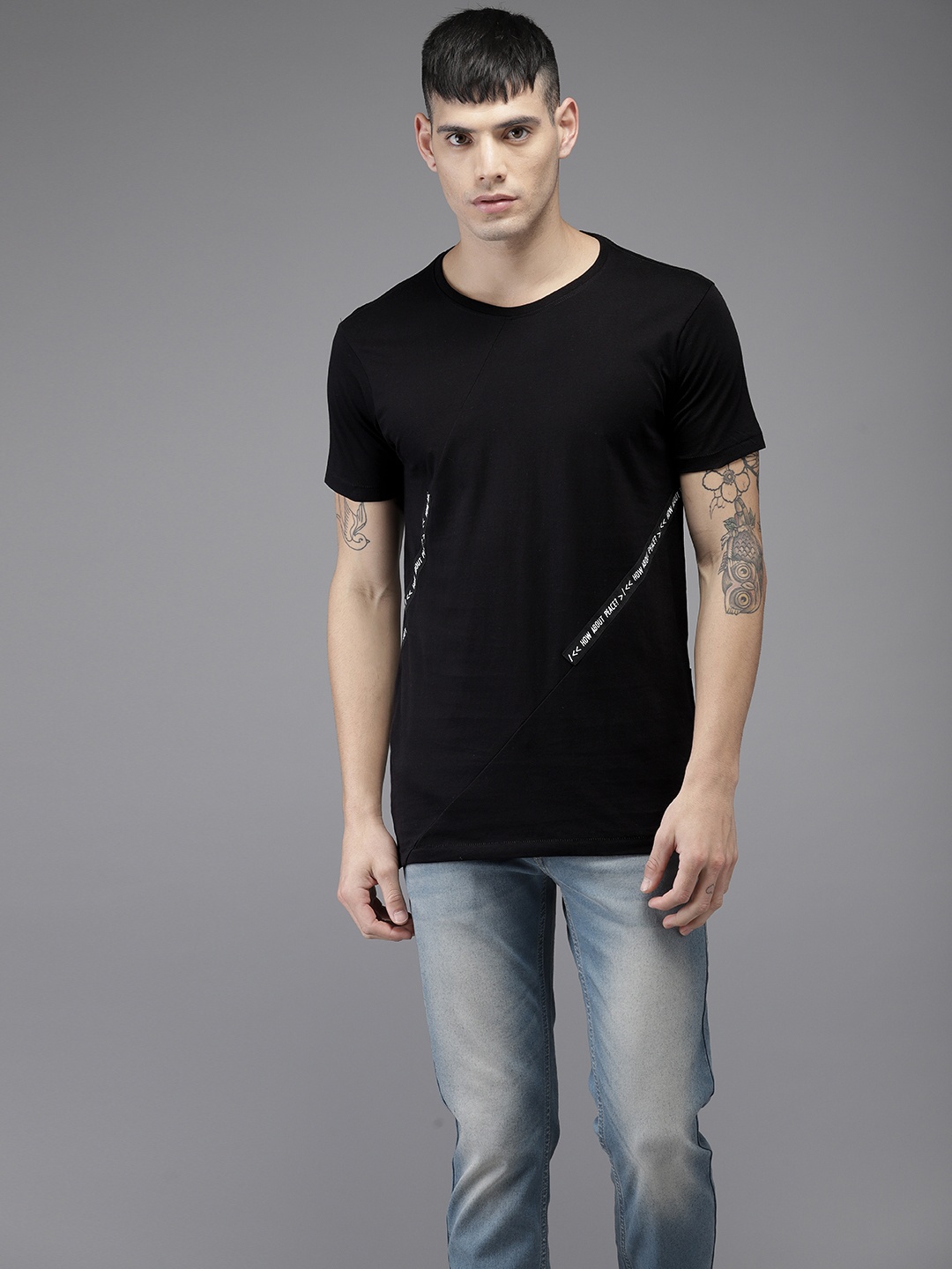 

Flying Machine Men Black Solid Round Neck Pure Cotton T-shirt