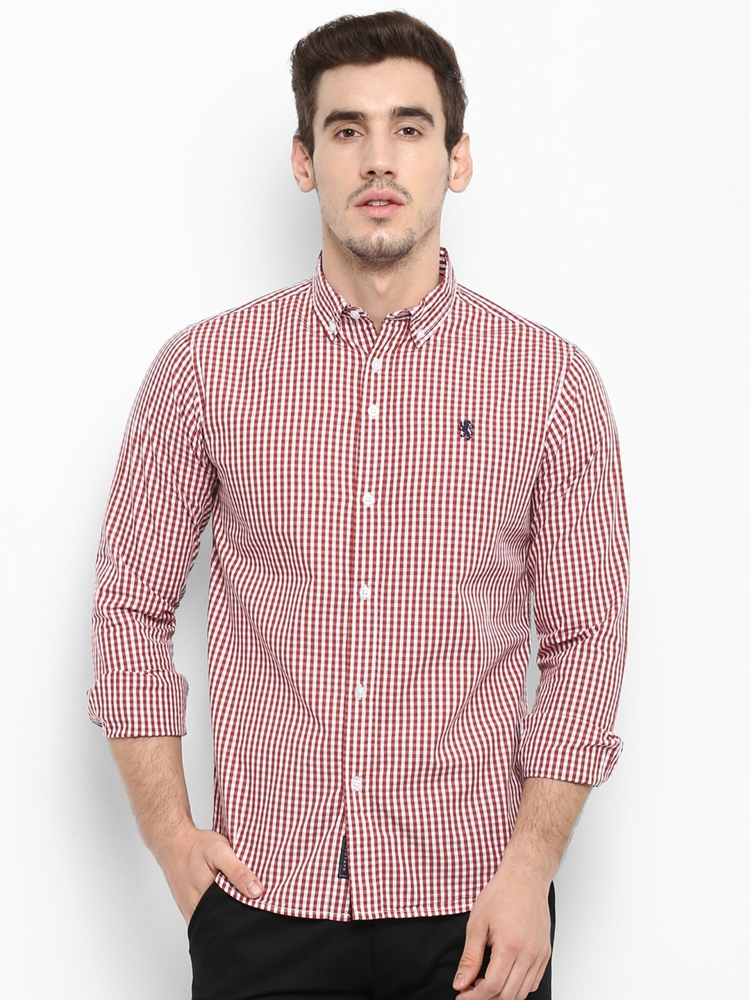 

Red Tape Men Red & White Regular Fit Checked Casual Shirt