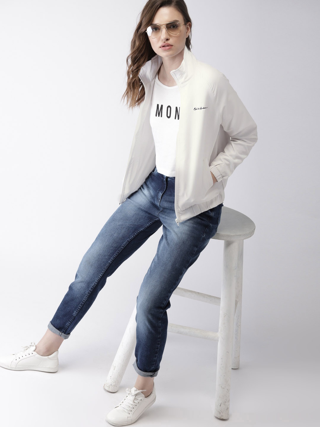 

Mast & Harbour Women White Solid Lightweight Bomber