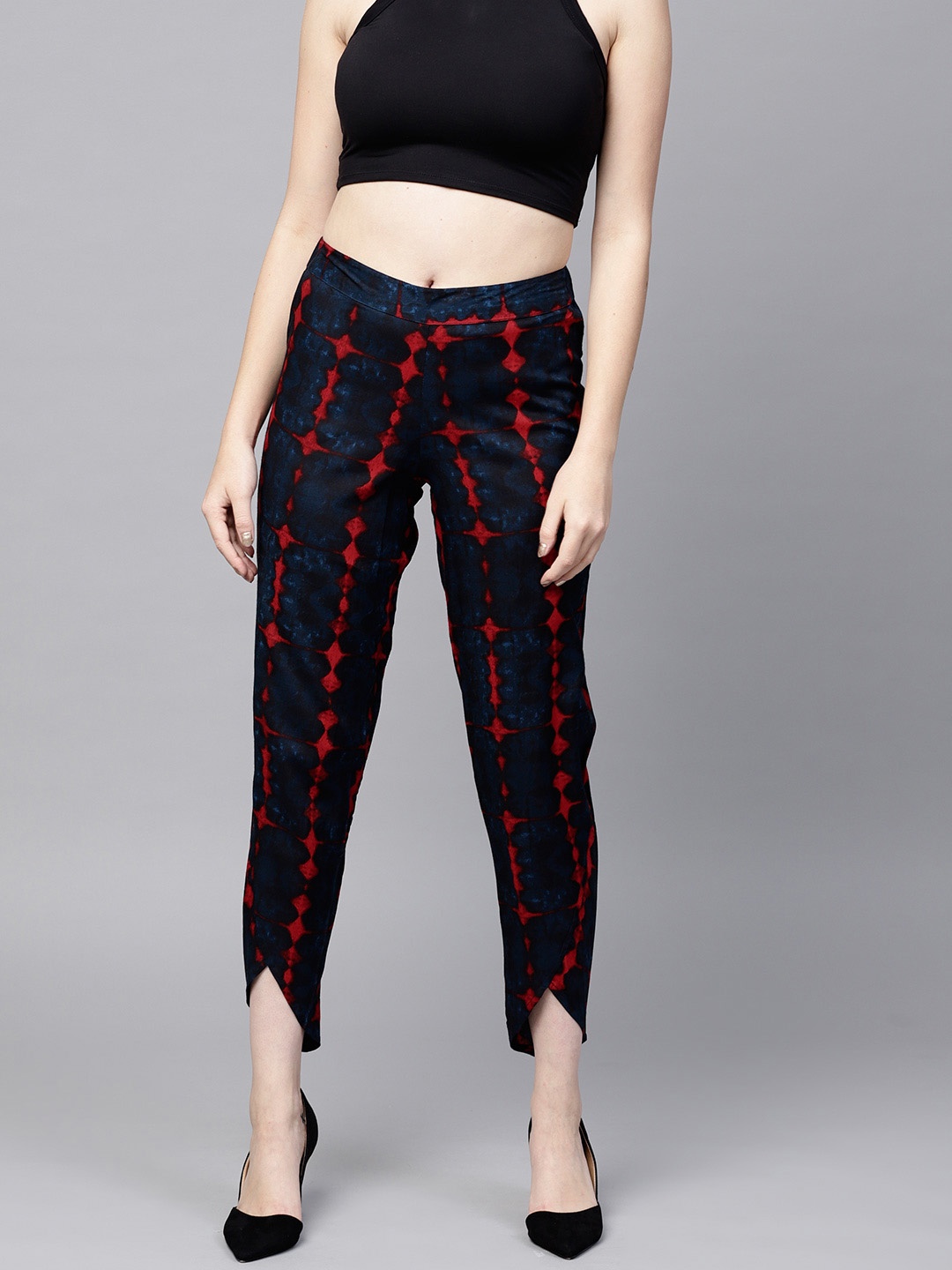 

SASSAFRAS Women Navy Blue & Red Tapered Fit Printed Dhoti Pants