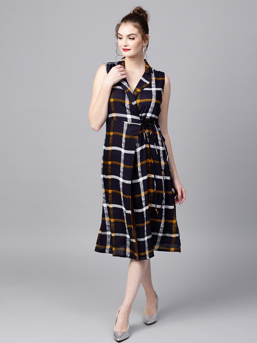 

SASSAFRAS Women Navy Blue Checked Midi Wrap Dress
