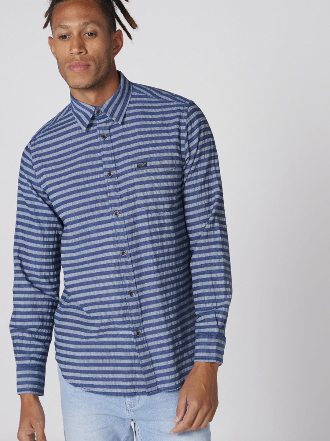 

Splash Men Blue Regular Fit Striped Casual Shirt