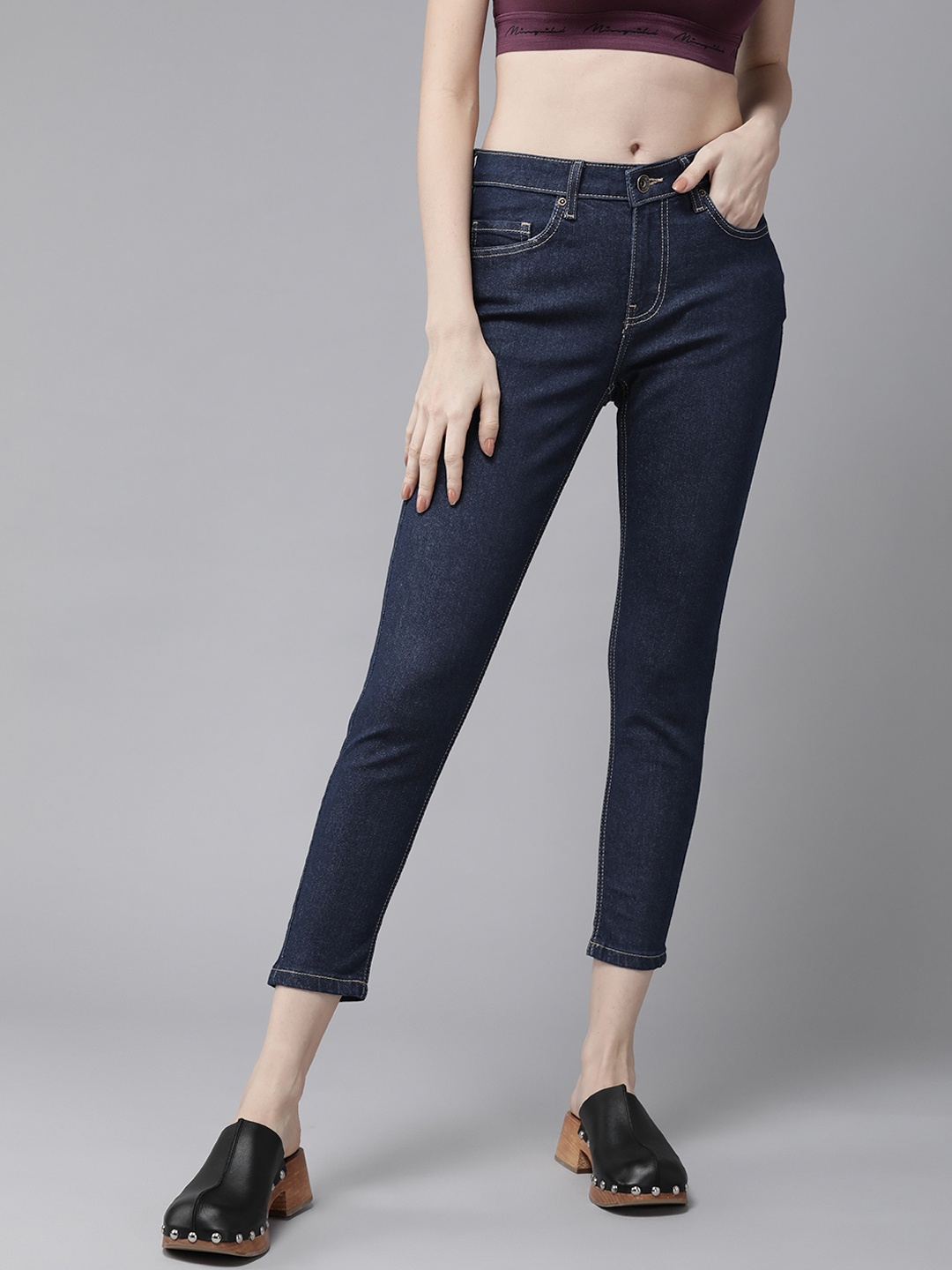 

Roadster Women Navy Blue Skinny Fit Mid-Rise Clean Look Stretchable Cropped Jeans