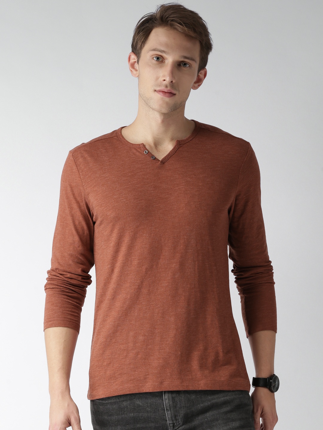 

Celio Men Rust Brown Solid Henley Neck T-shirt