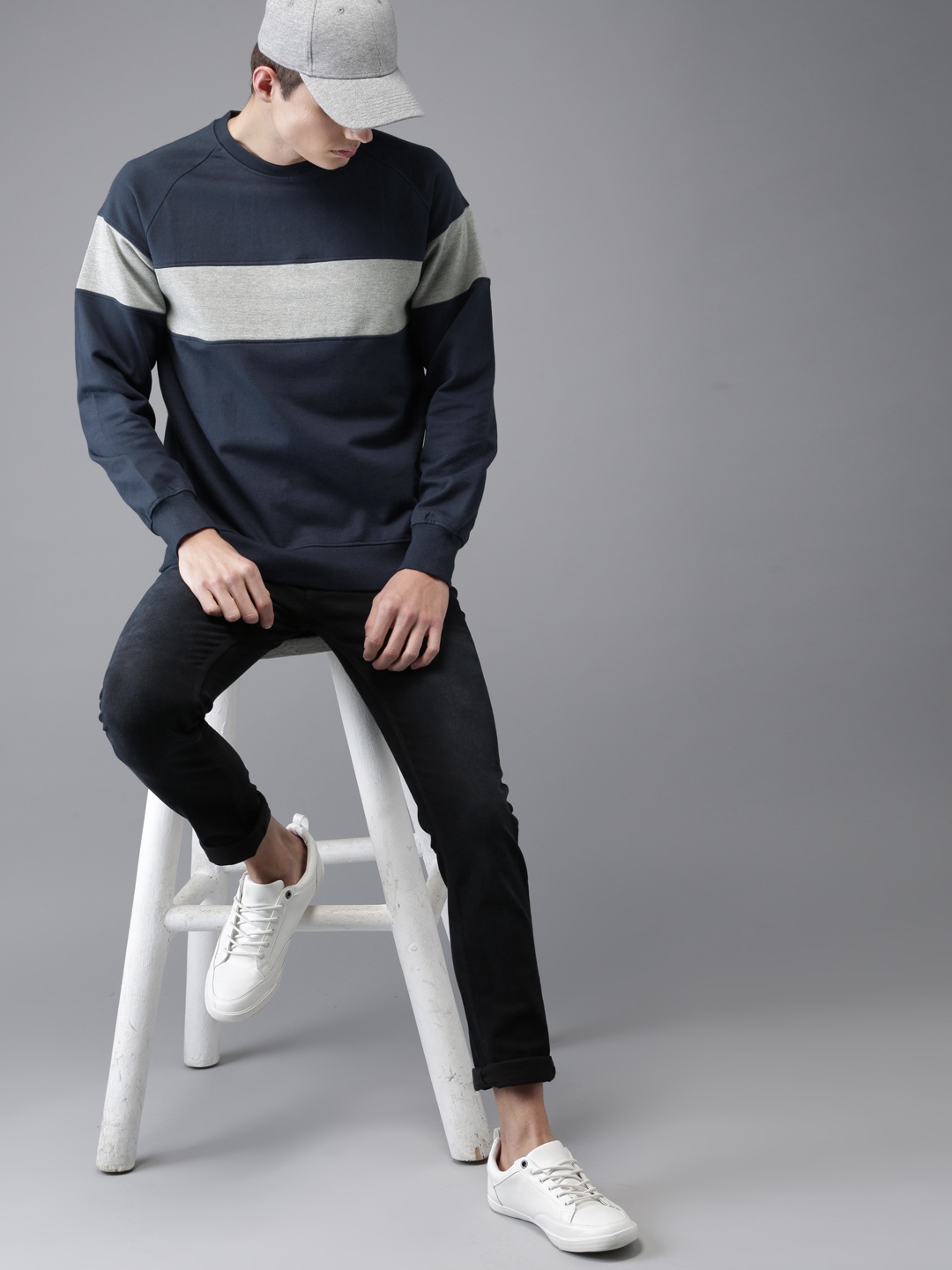 

HERE&NOW Men Navy Blue & Grey Melange Colourblocked Sweatshirt