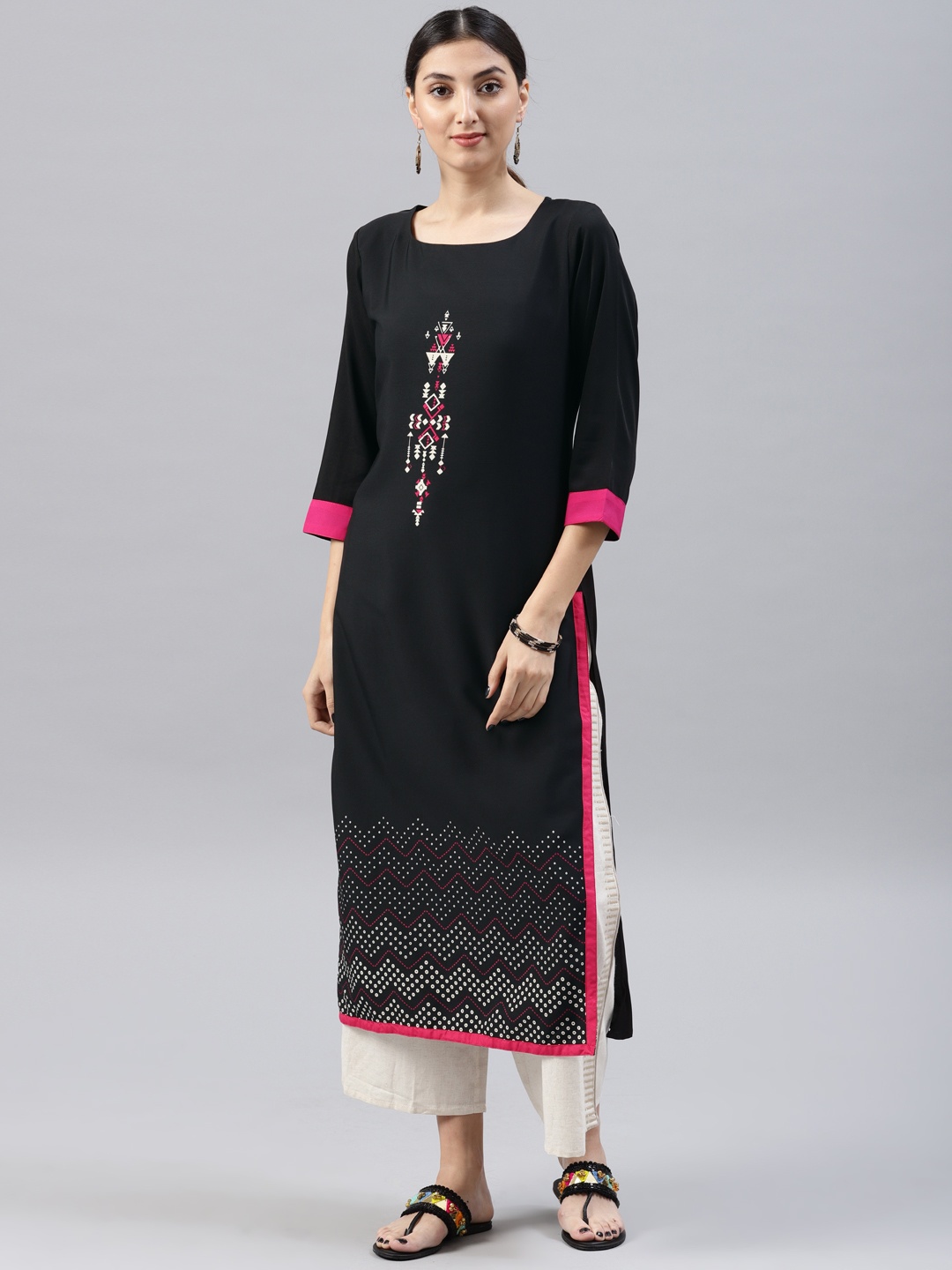 

AHIKA Women Black Printed Straight Kurta