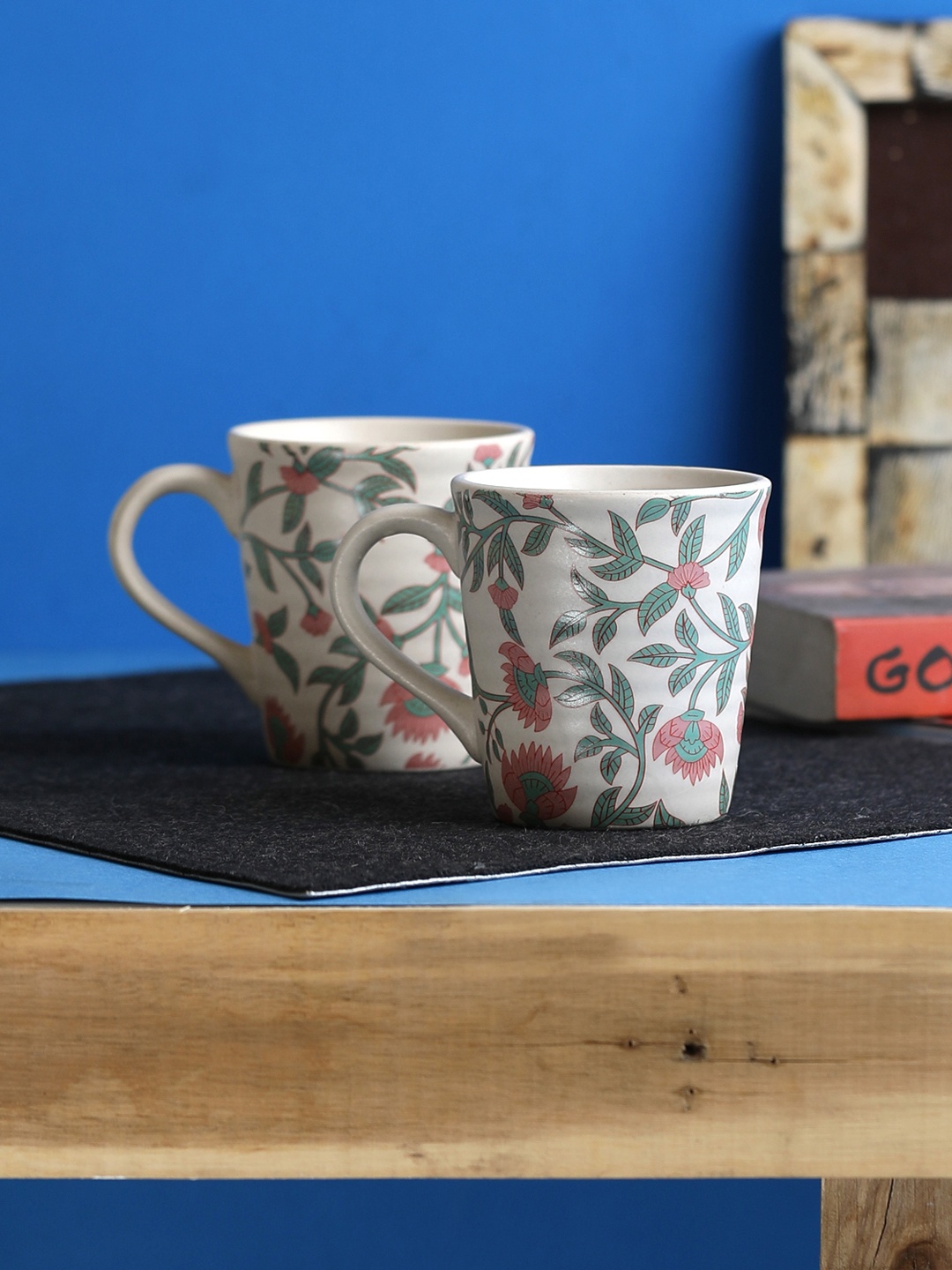 

MIAH Decor Set of 2 White Printed Ceramic Mugs