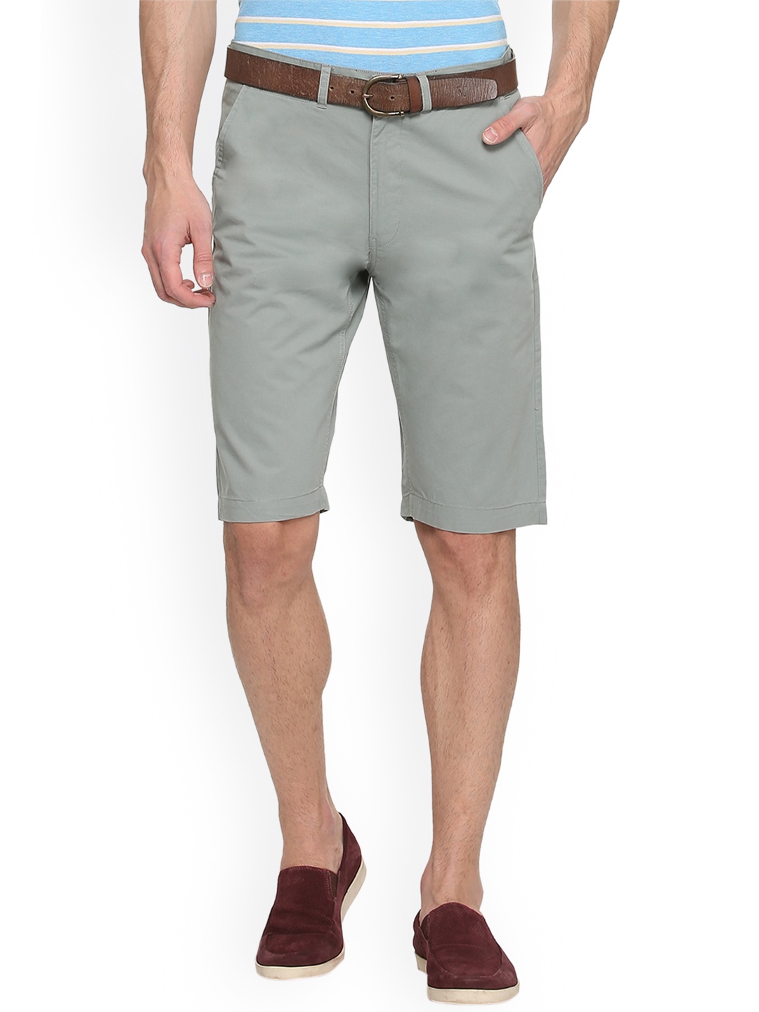 

Peter England Casuals Men Grey Solid Regular Fit Regular Shorts