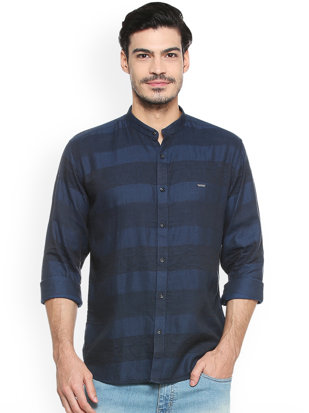 

V Dot Men Navy Blue Slim Fit Striped Casual Shirt