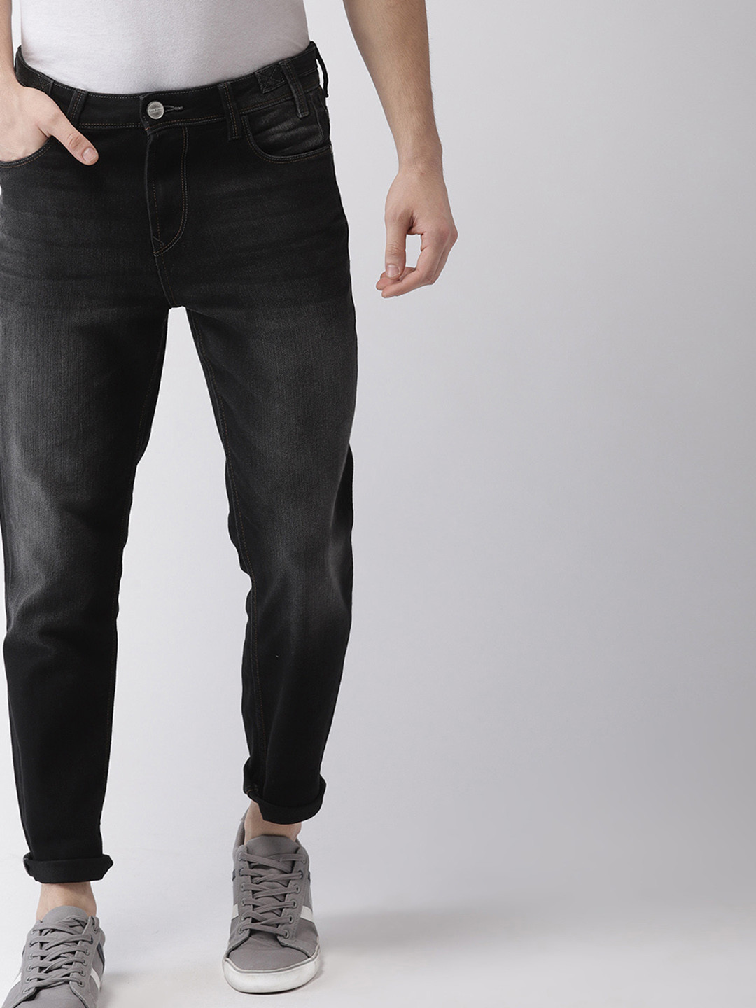 

Mast & Harbour Men Black Carrot Regular Fit Mid-Rise Clean Look Jeans