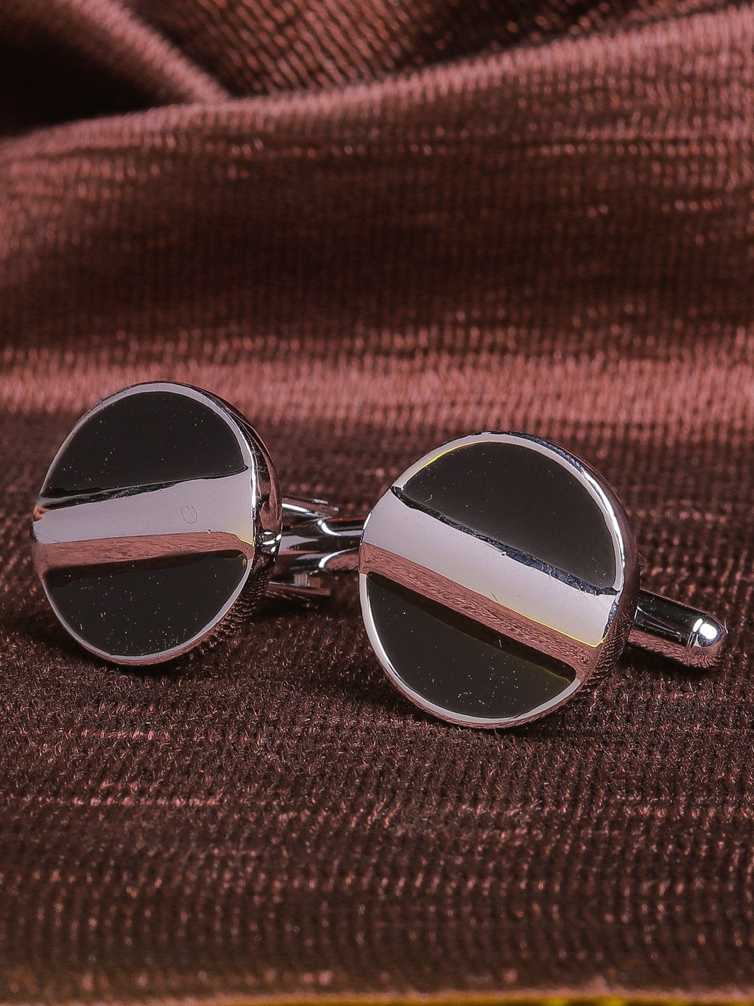 

JEWEL JUNCTION Silver-Toned Round Cufflinks