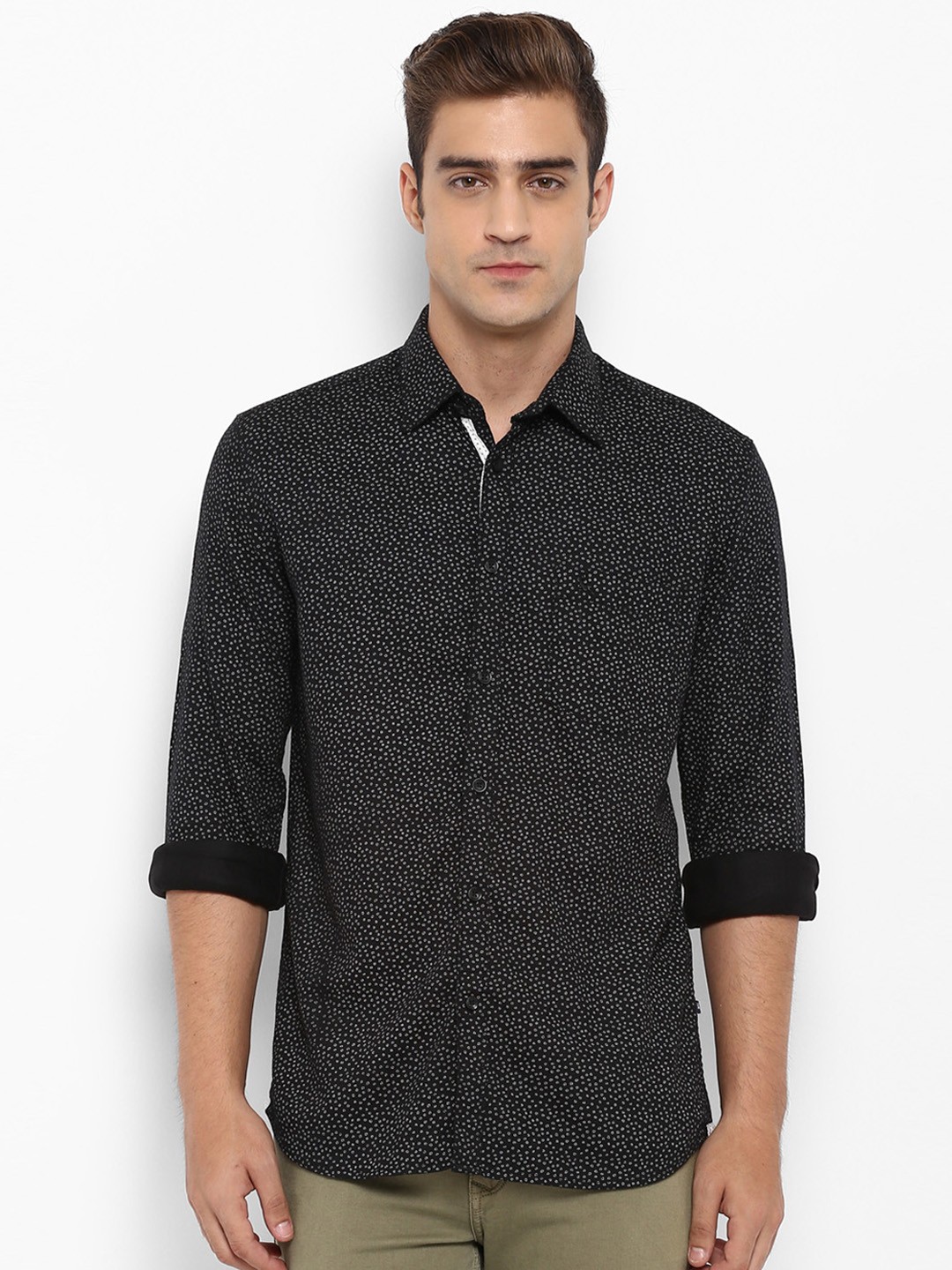 

Parx Men Black & Off-White Slim Fit Printed Casual Shirt
