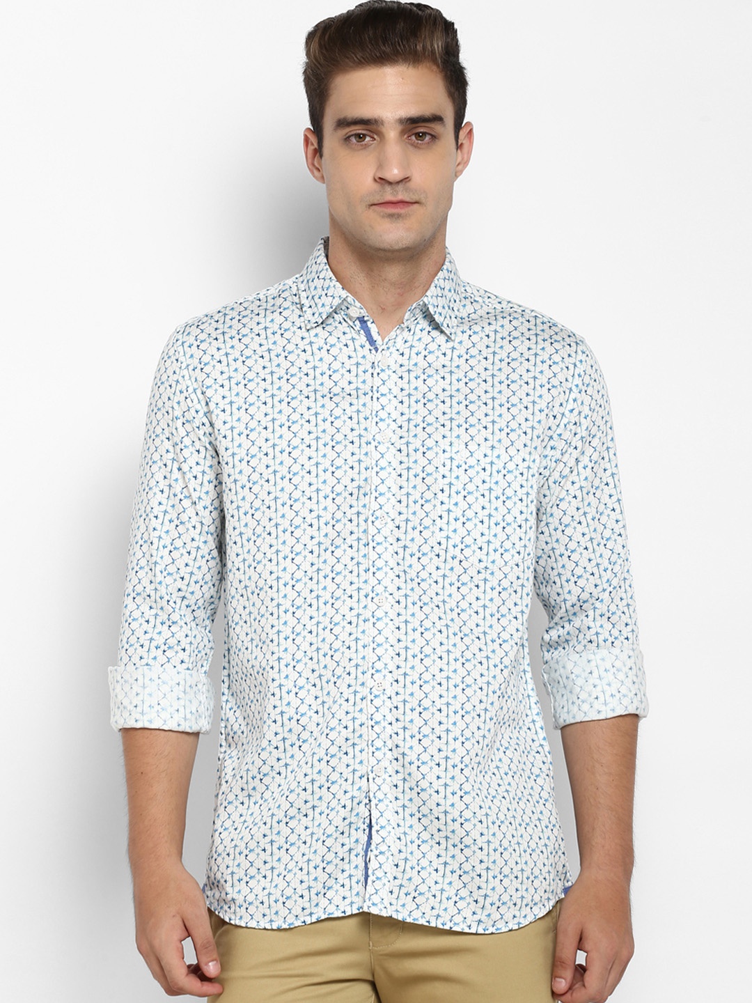 

Parx Men White & Blue Slim Fit Printed Casual Shirt