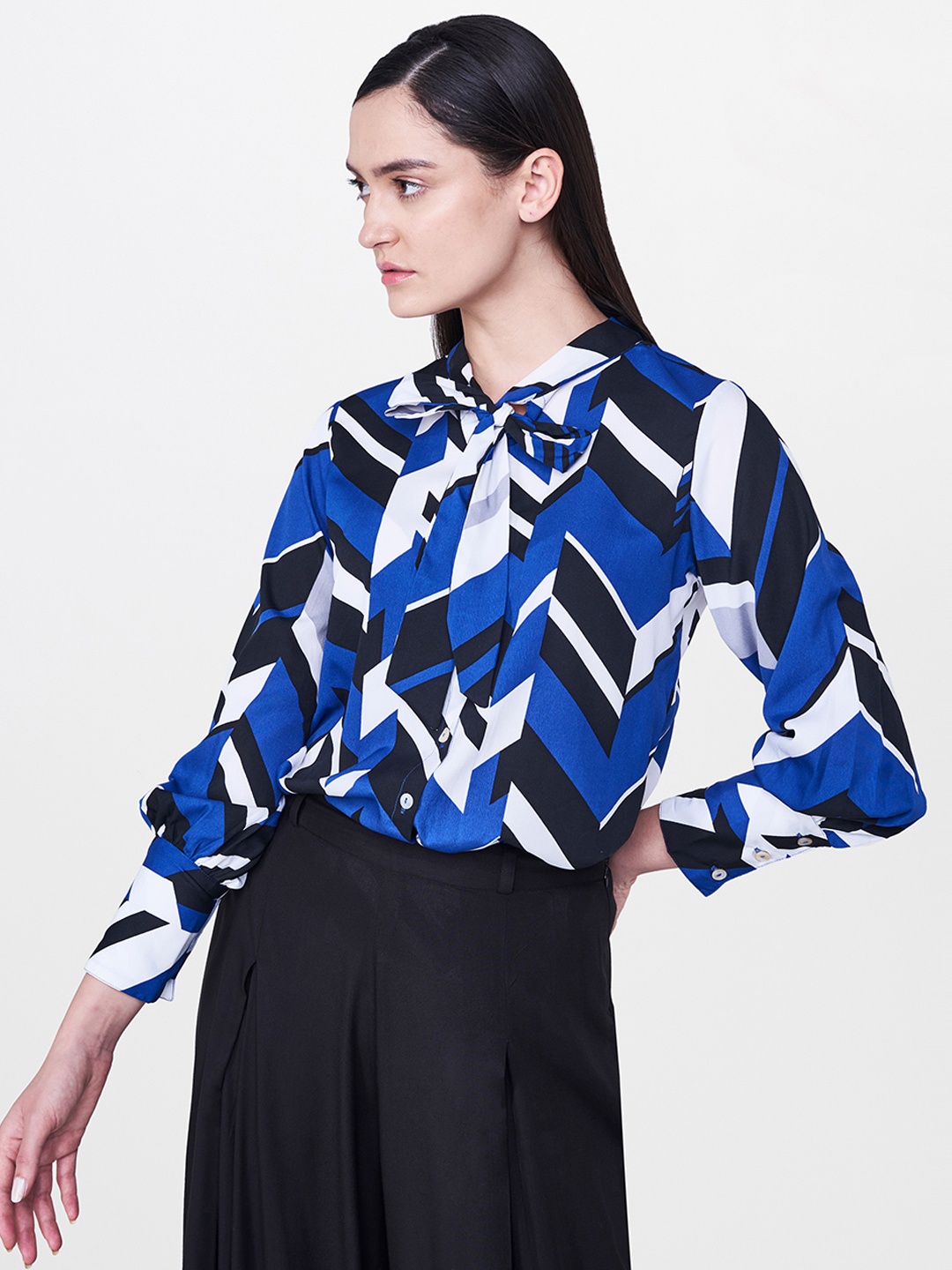 

AND Women Blue & White Printed Top