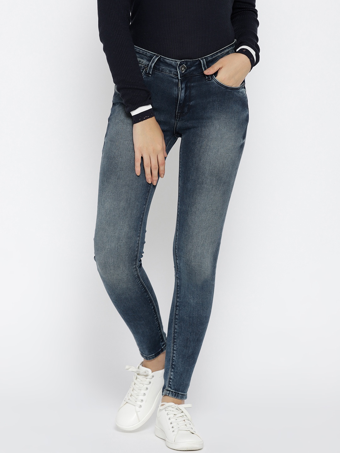 

Pepe Jeans Women Blue Slim Fit Mid-Rise Clean Look Stretchable Jeans