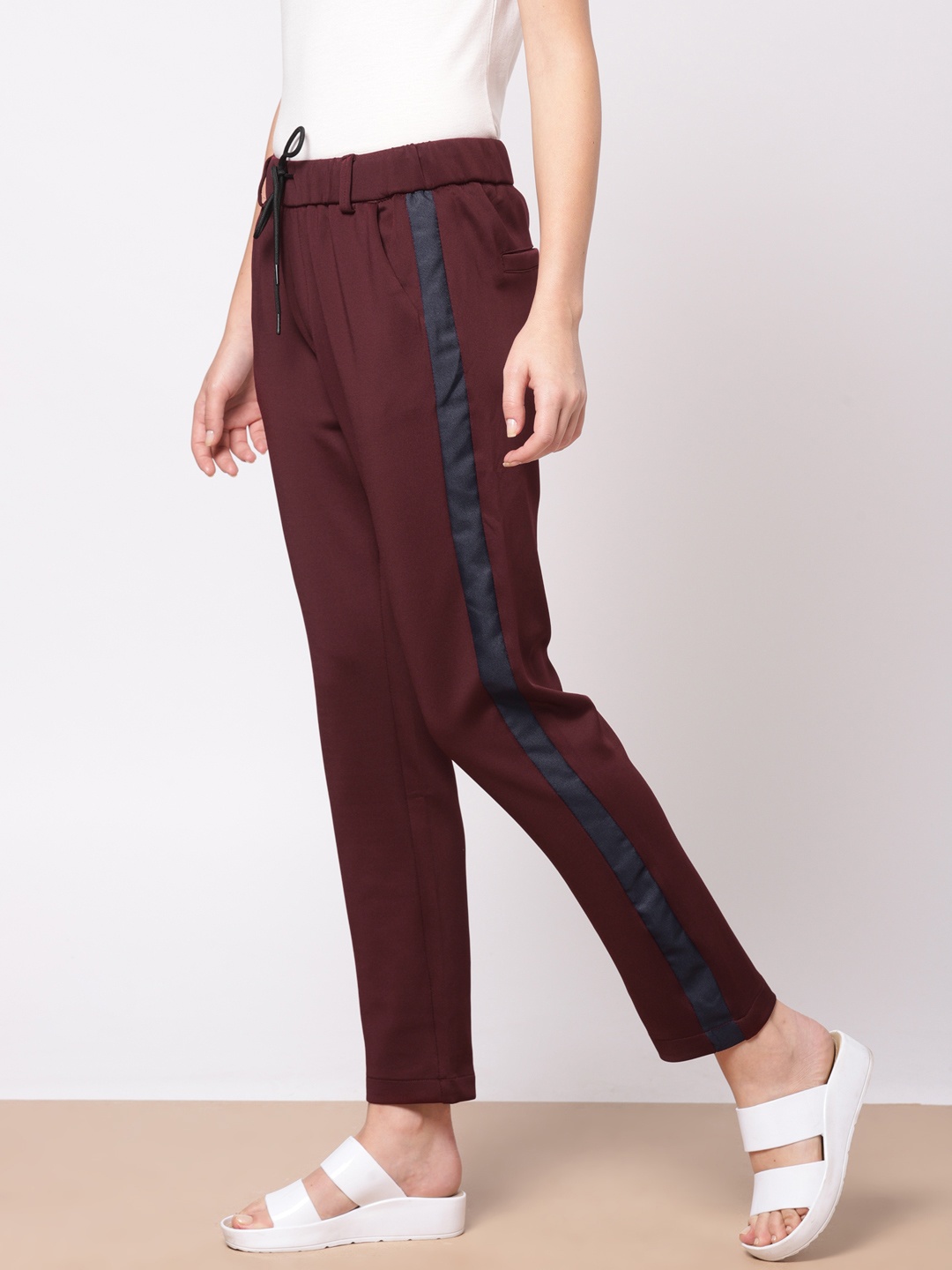 

ether Women Burgundy Regular Fit Solid Regular Trousers