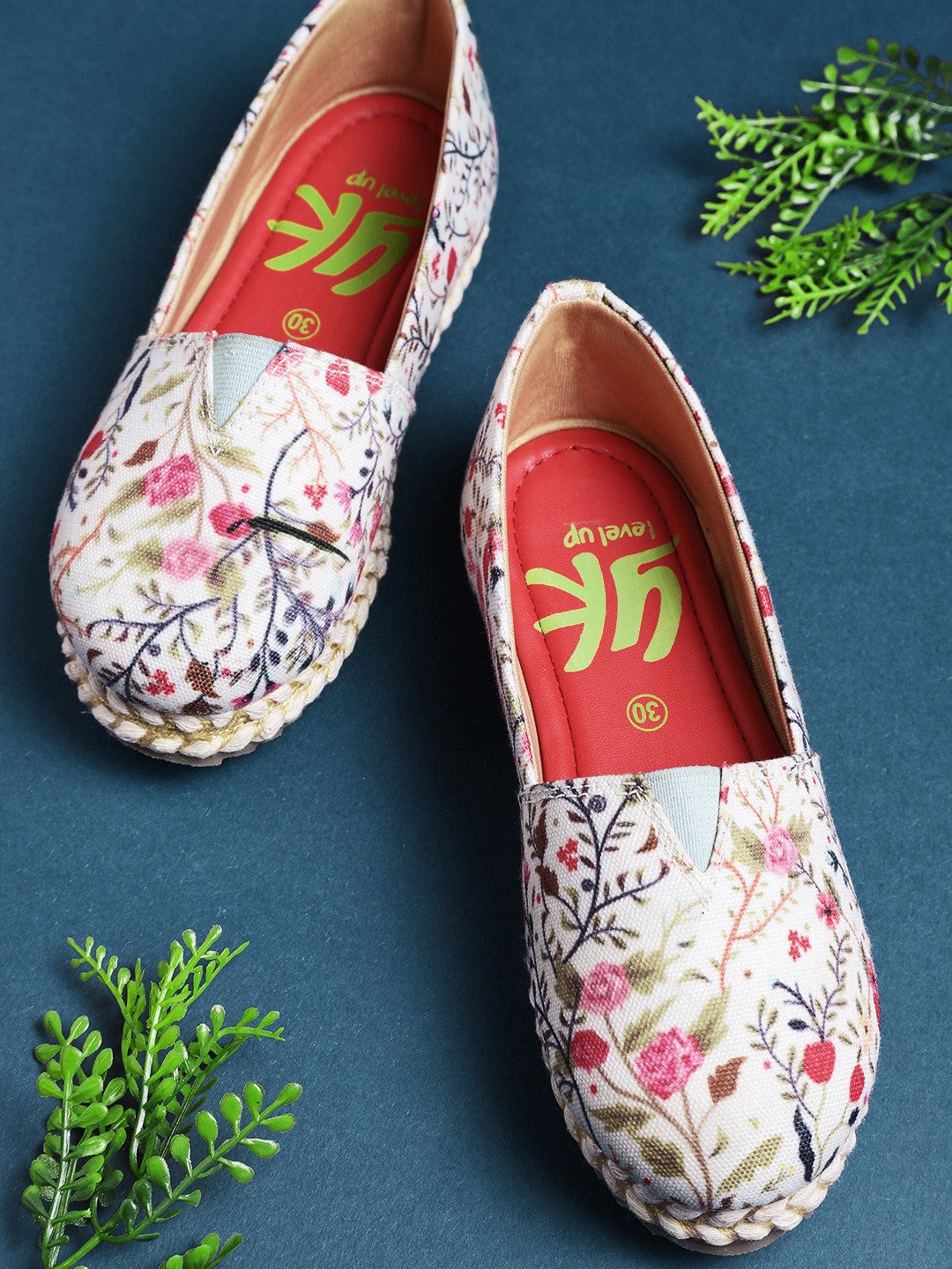 

YK Girls Off-White & Pink Floral Print Slip-On Sneakers