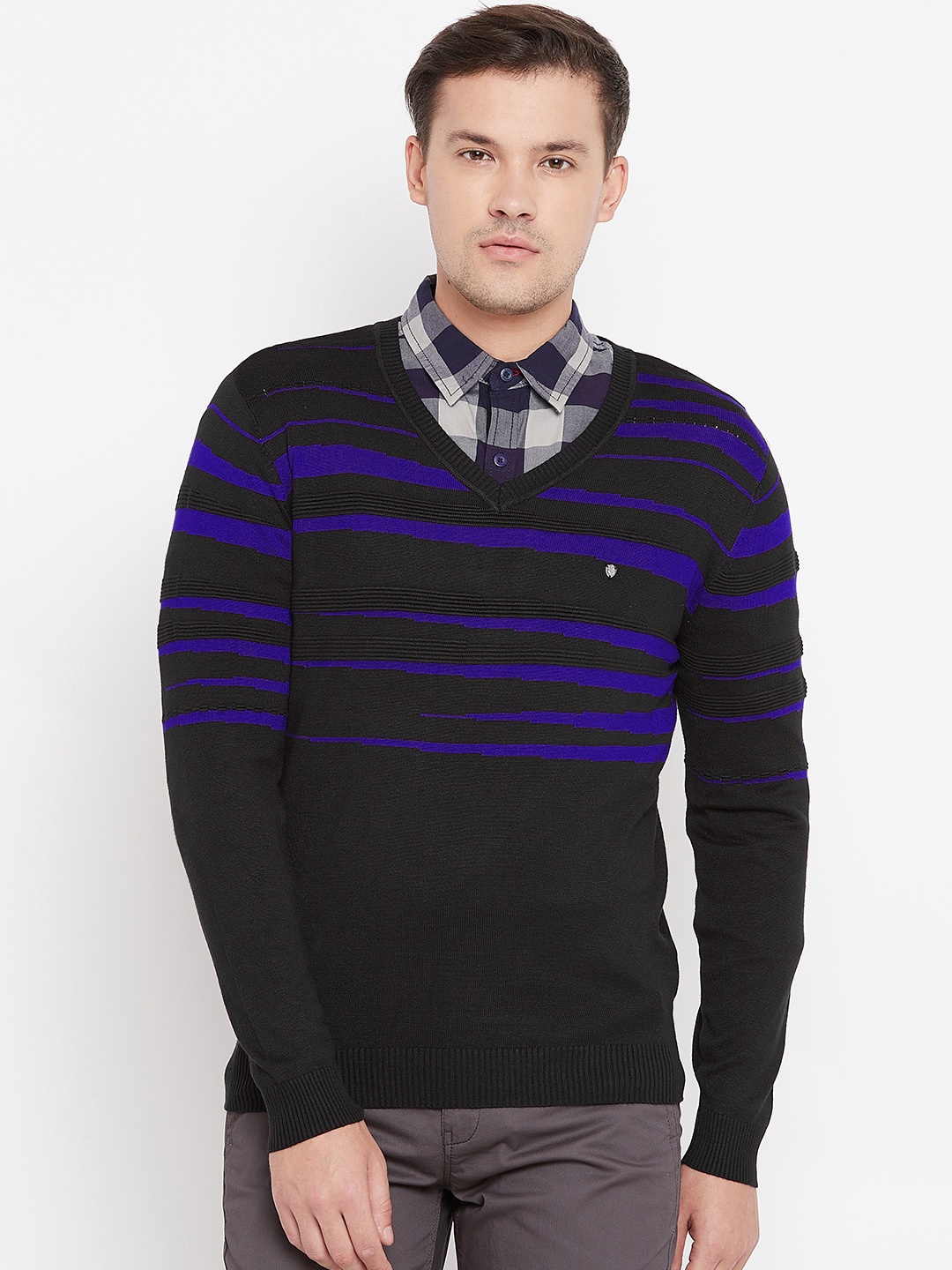 

Blackberrys Men Black Striped Pullover