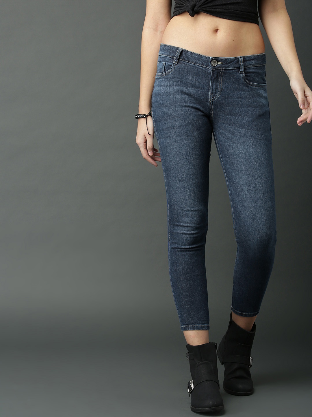 

Roadster Women Blue Skinny Fit Mid-Rise Clean Look Stretchable Cropped Jeans