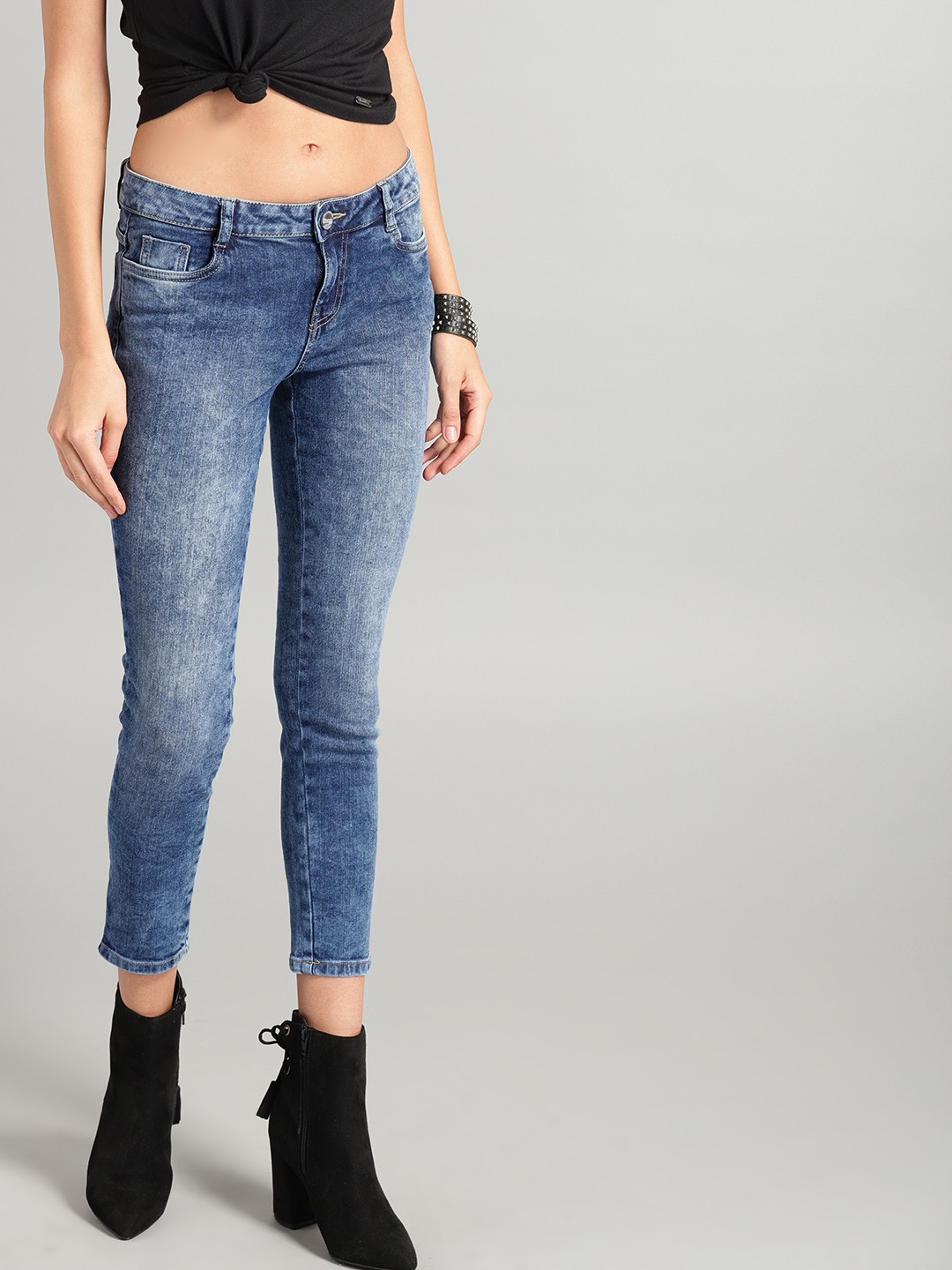

Roadster Women Blue Skinny Fit Mid-Rise Clean Look Stretchable Cropped Jeans