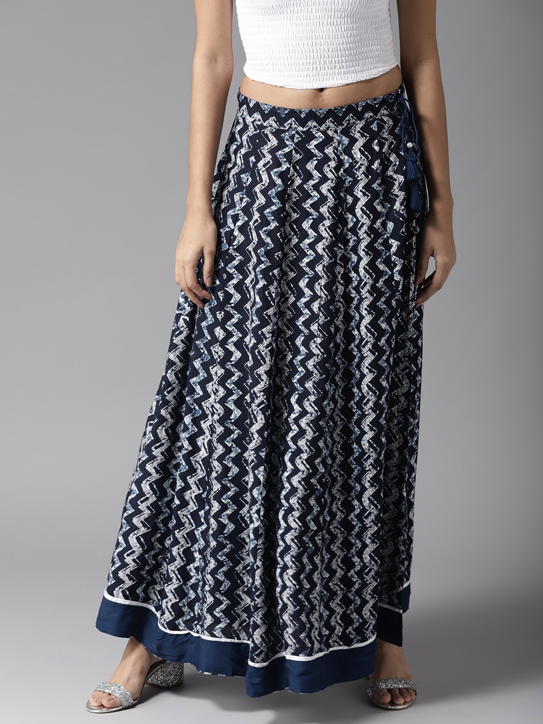 

Moda Rapido Navy Blue & White Printed Maxi Flared Skirt