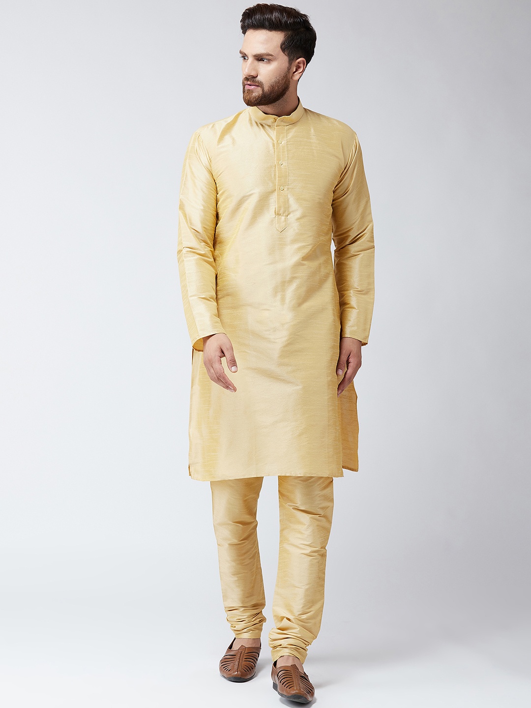 

SOJANYA Men Beige & Gold-Toned Self Design Kurta with Churidar