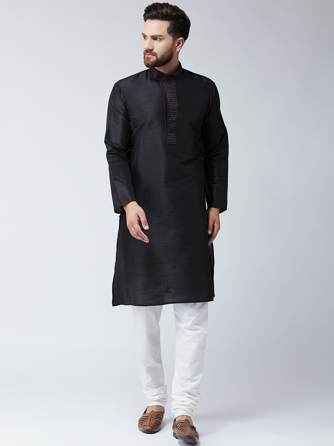 

SOJANYA Men Black & White Solid Kurta with Churidar