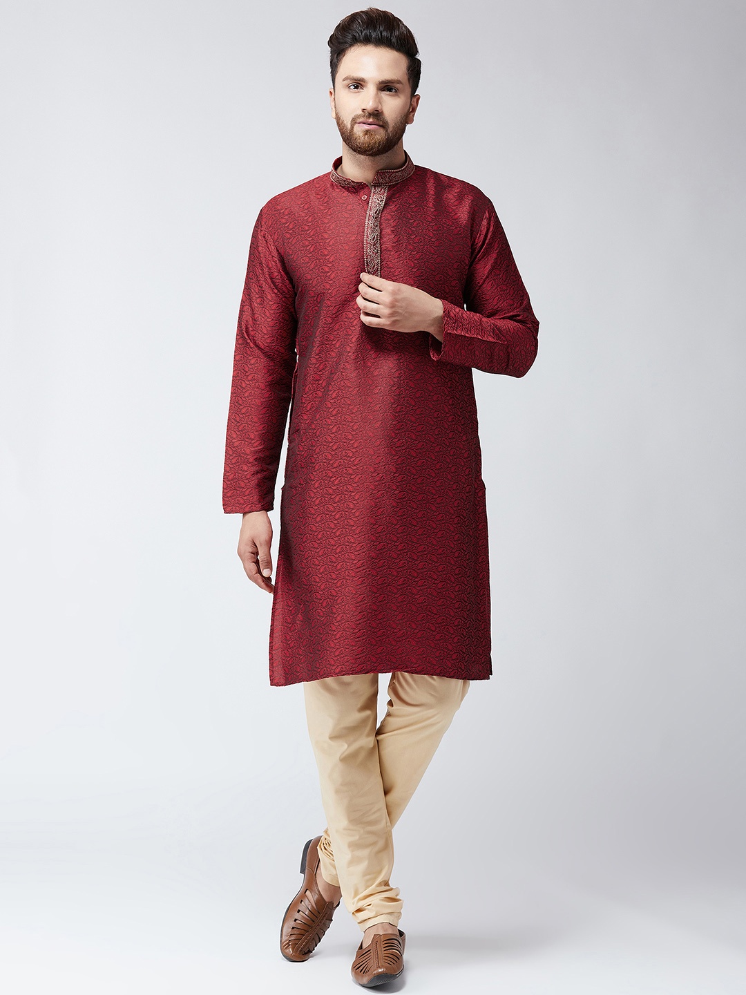 

SOJANYA Men Maroon & Beige Self Design Kurta with Churidar